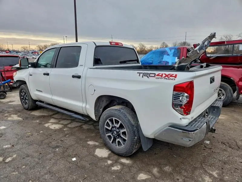 2015 TOYOTA TUNDRA CREWMAX SR5  