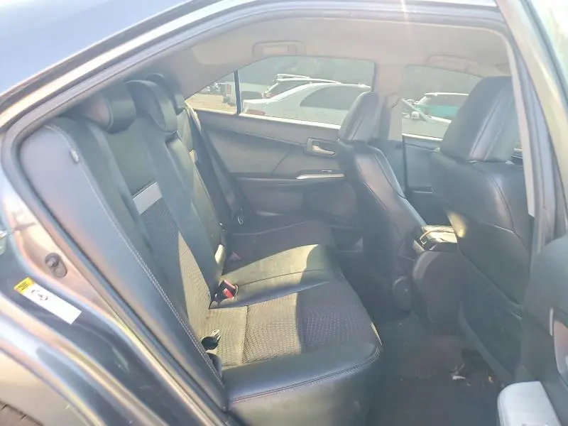 2014 TOYOTA CAMRY SE  