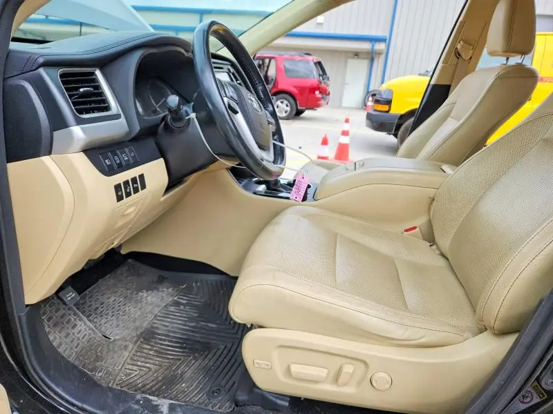 2017 TOYOTA HIGHLANDER LIMITED PLATINUM  