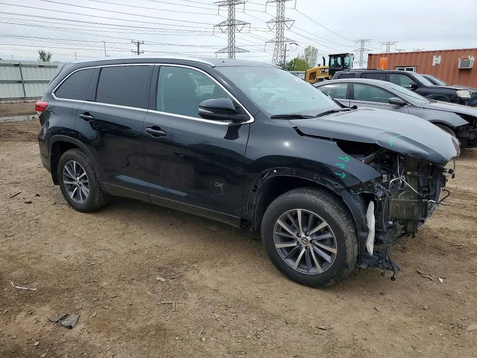 2018 TOYOTA HIGHLANDER XLE  