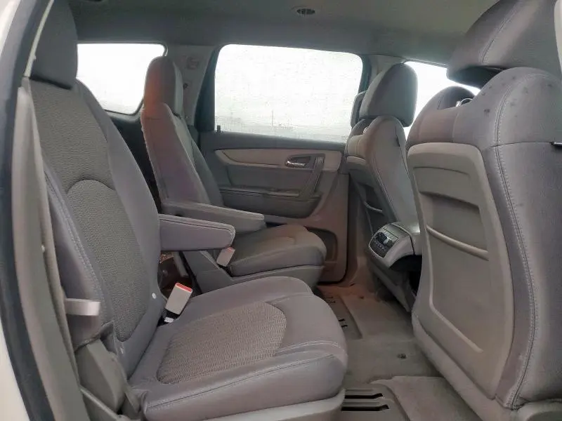 2015 CHEVROLET TRAVERSE LT  