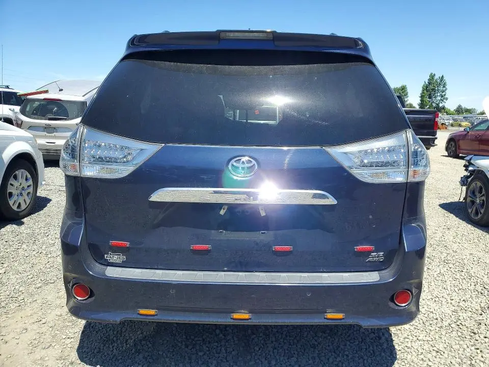 2019 TOYOTA SIENNA SE PREMIUM 7-PASSENGER  