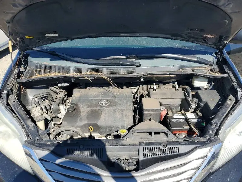 2011 TOYOTA SIENNA XLE 7-PASSENGER  