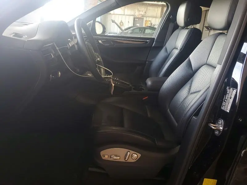 2020 PORSCHE MACAN   