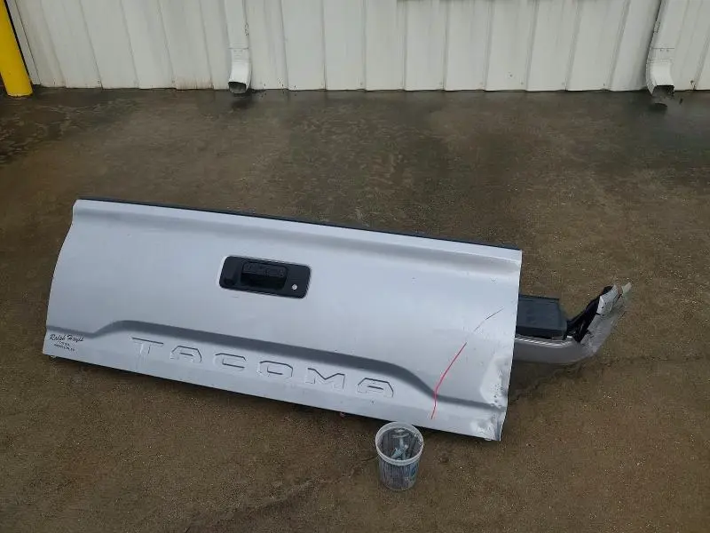 2019 TOYOTA TACOMA SR  