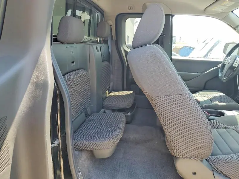 2016 NISSAN FRONTIER SV V6  