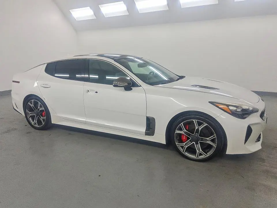2018 KIA STINGER GT2  