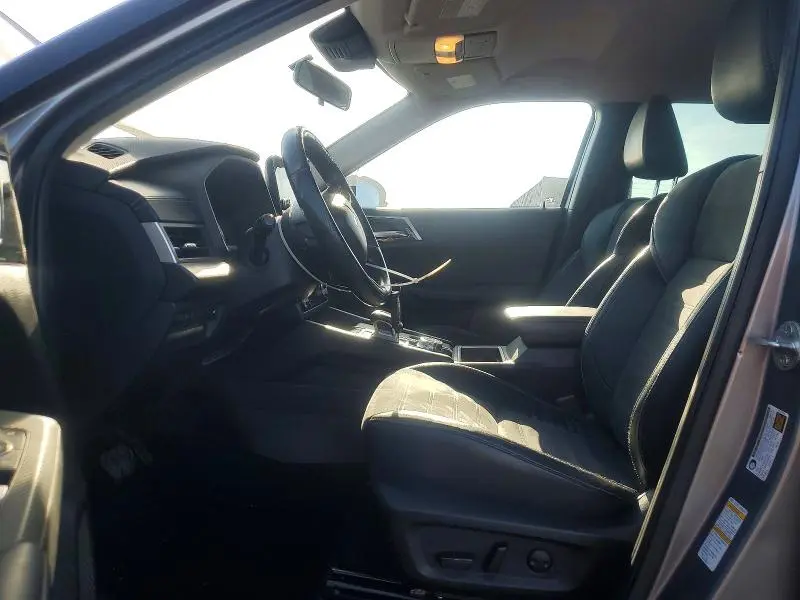 2022 MITSUBISHI OUTLANDER SE  