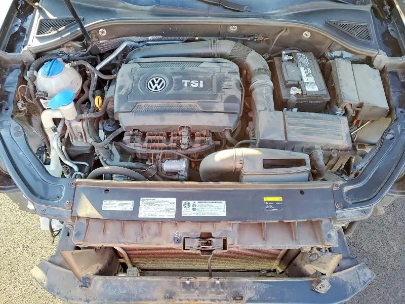 2017 VOLKSWAGEN PASSAT SE  