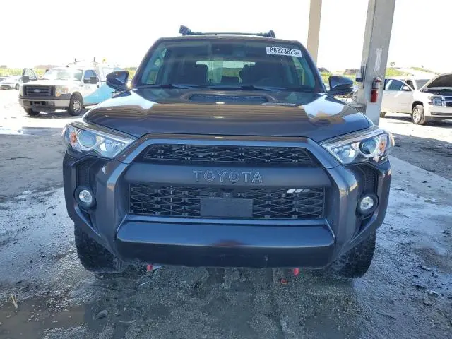 2023 TOYOTA 4RUNNER SE  