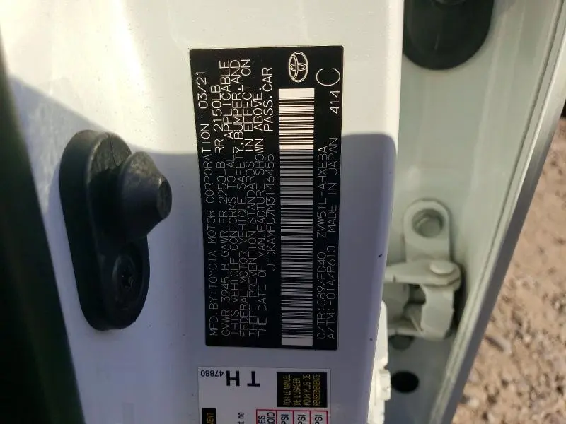 2021 TOYOTA PRIUS LE  