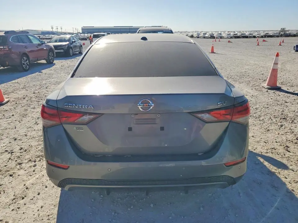 2022 NISSAN SENTRA SV  