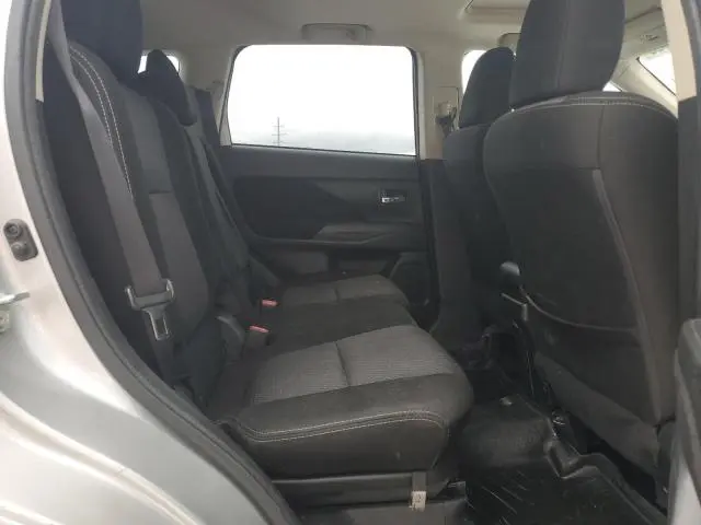 2018 MITSUBISHI OUTLANDER SE  