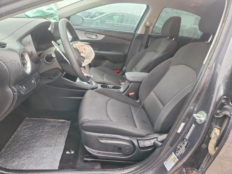 2022 KIA FORTE LXS  