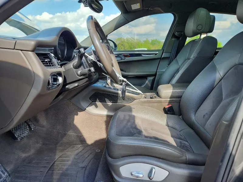 2017 PORSCHE MACAN   
