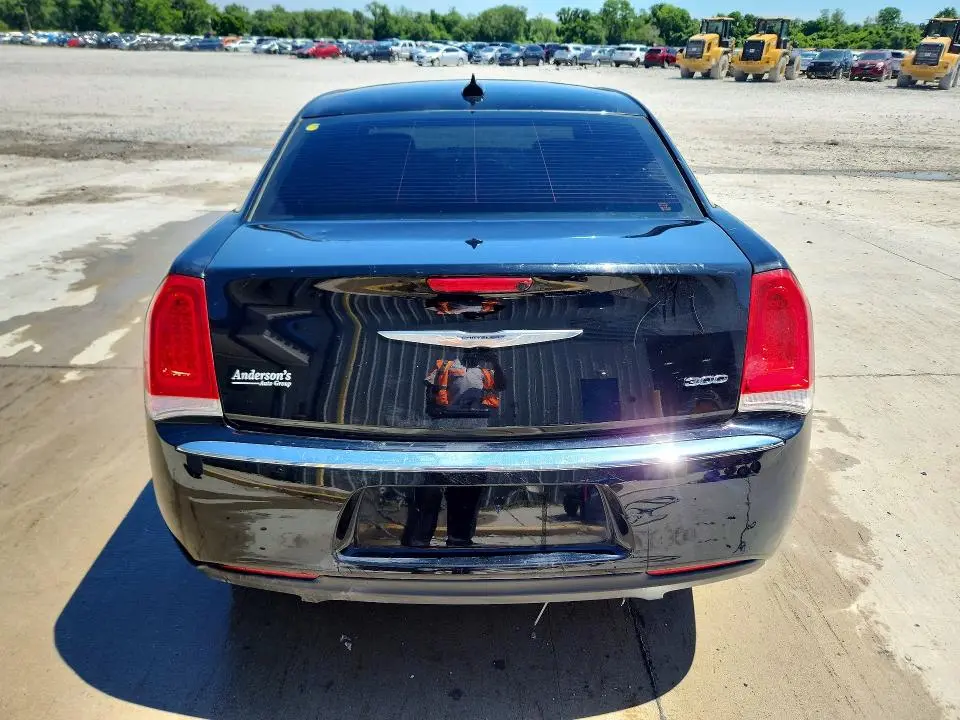 2015 CHRYSLER 300 LIMITED  