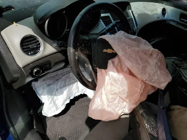 2012 CHEVROLET CRUZE LT  