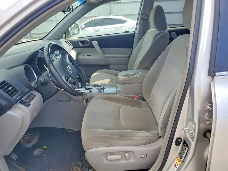 2013 TOYOTA HIGHLANDER PLUS  