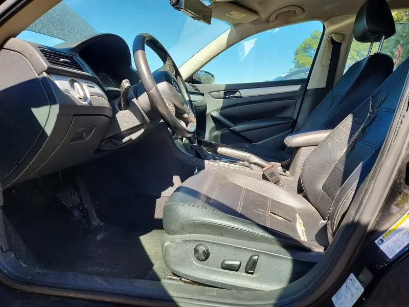 2013 VOLKSWAGEN PASSAT SE  