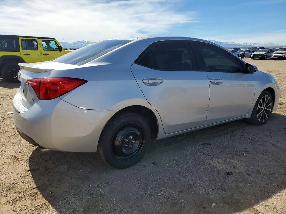 2018 TOYOTA COROLLA SE  