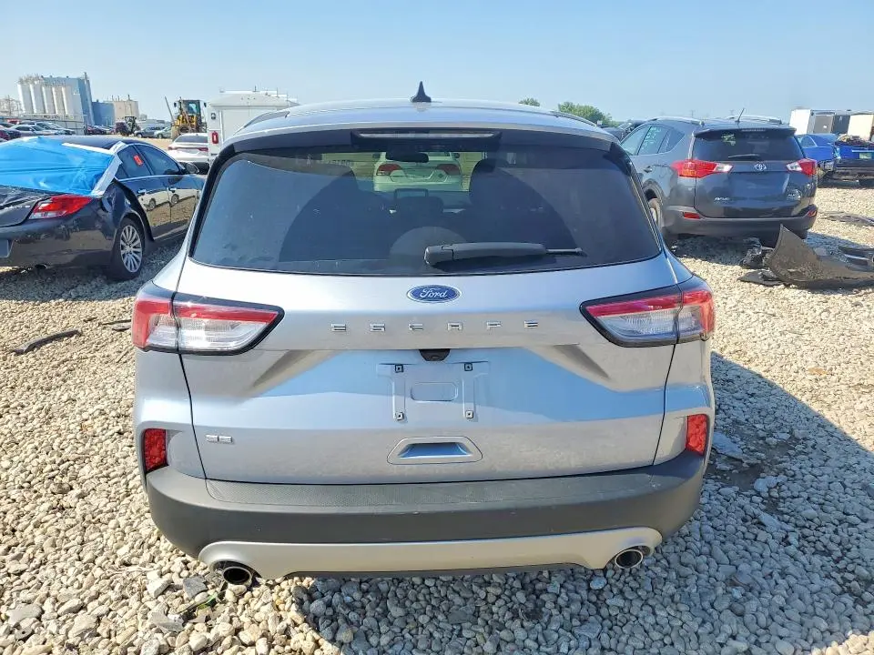 2022 FORD ESCAPE SE  