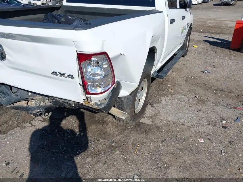 2022 RAM 1500 CLASSIC TRADESMAN  4X4 5'7 BOX