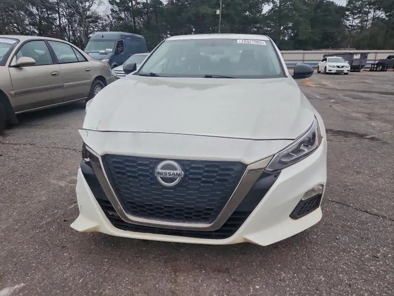 2019 NISSAN ALTIMA SR  