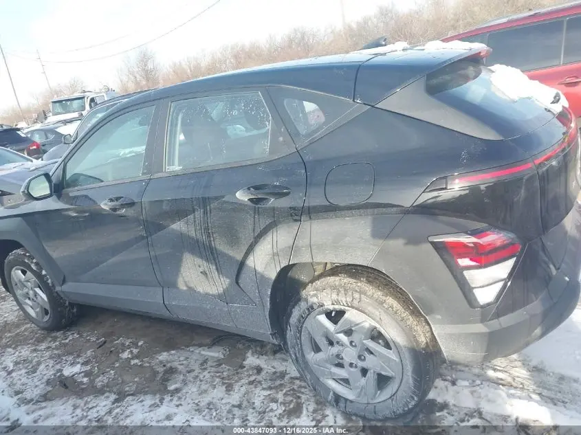 2025 HYUNDAI KONA SE