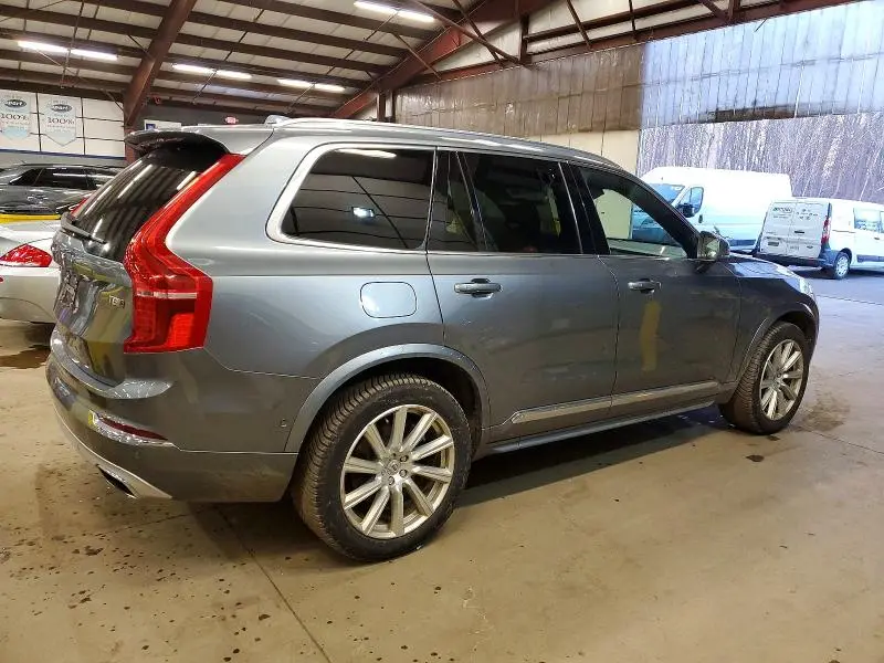 2016 VOLVO XC90 T8  