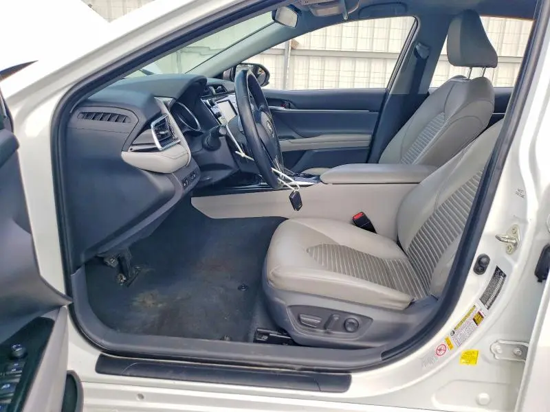 2018 TOYOTA CAMRY SE  