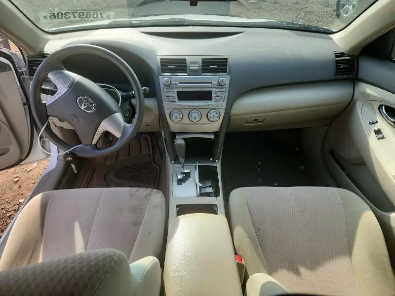 2011 TOYOTA CAMRY LE  