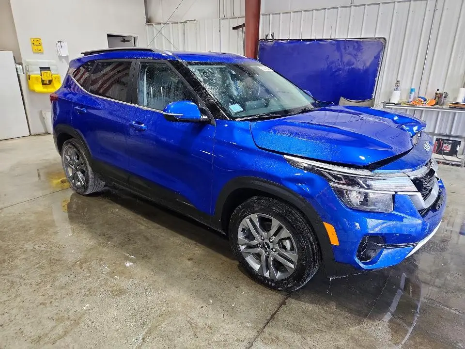 2023 KIA SELTOS S  