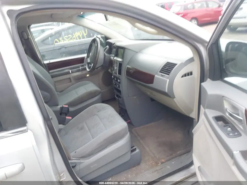 2010 CHRYSLER TOWN & COUNTRY TOURING