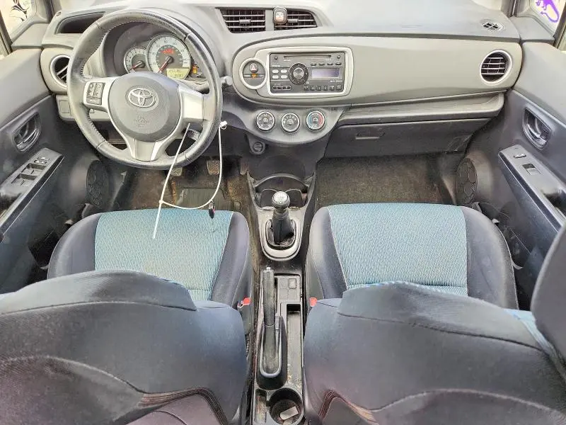2013 TOYOTA YARIS 5-DOOR SE  