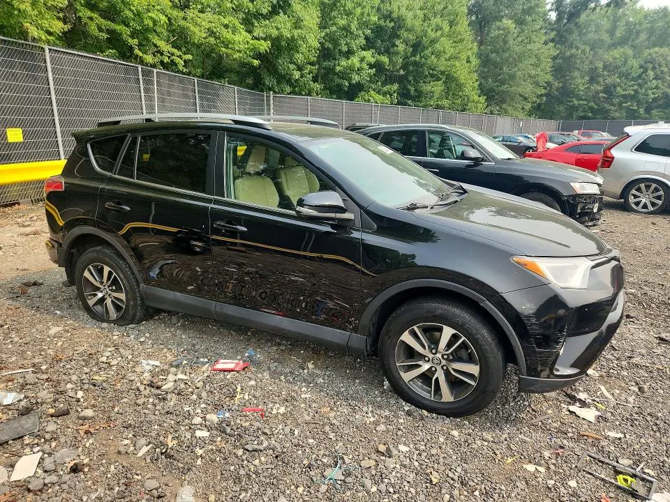 2017 TOYOTA RAV4 XLE  