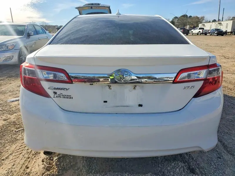 2014 TOYOTA CAMRY SE  