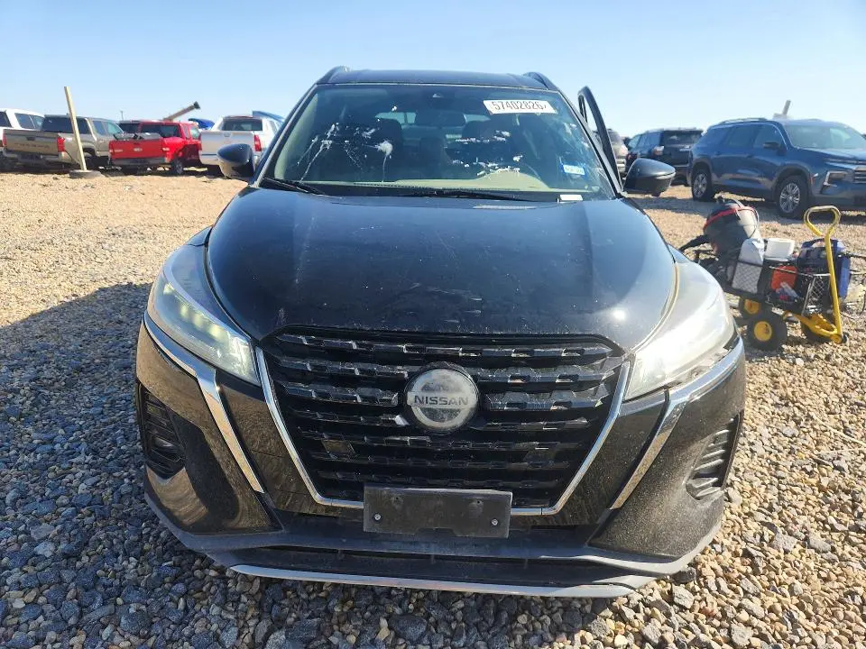 2021 NISSAN KICKS SR  
