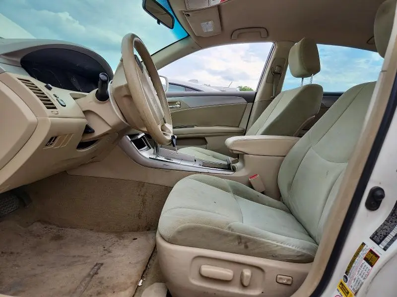 2010 TOYOTA AVALON XL  