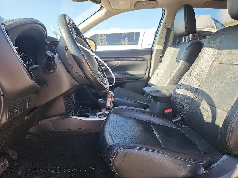 2017 MITSUBISHI OUTLANDER SE  