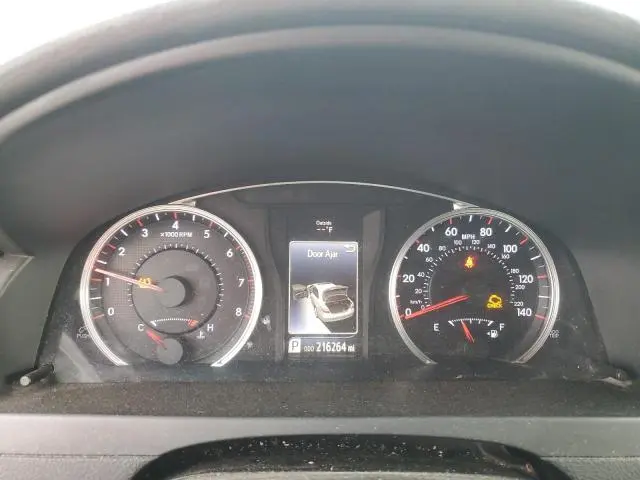 2016 TOYOTA CAMRY LE  