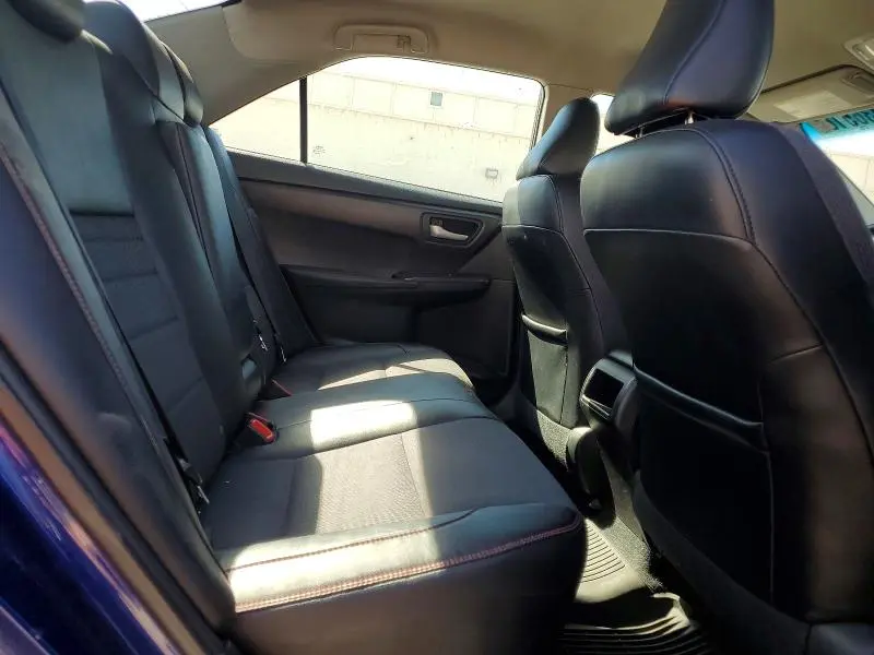 2016 TOYOTA CAMRY SE  