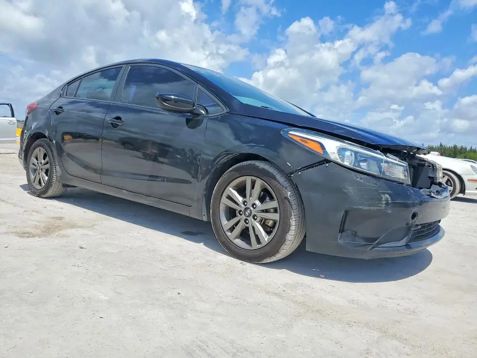 2018 KIA FORTE LX  