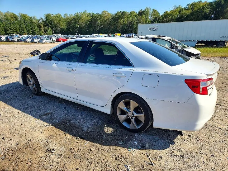 2014 TOYOTA CAMRY SE V6  
