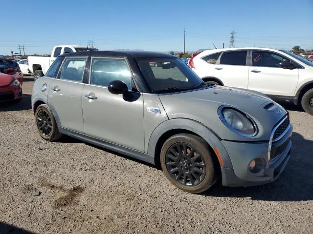 2017 MINI COOPER S  