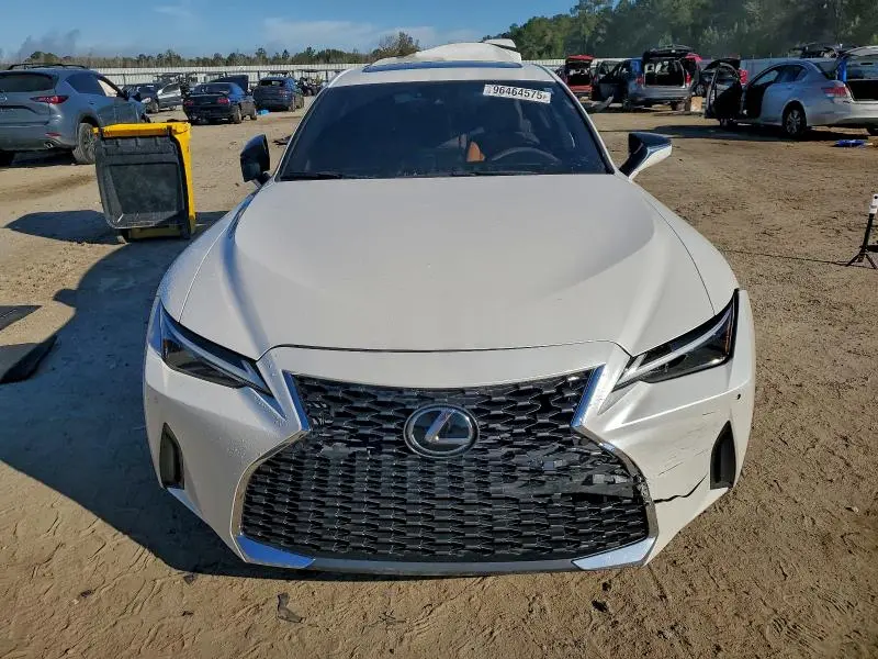2022 LEXUS IS 300  