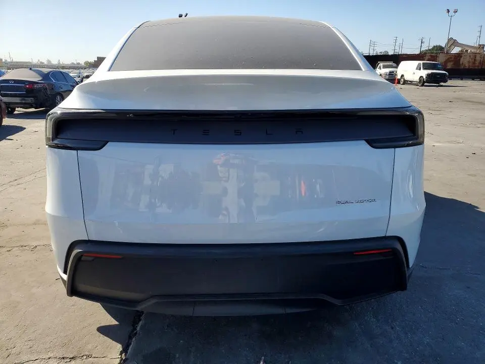 2026 TESLA MODEL Y   