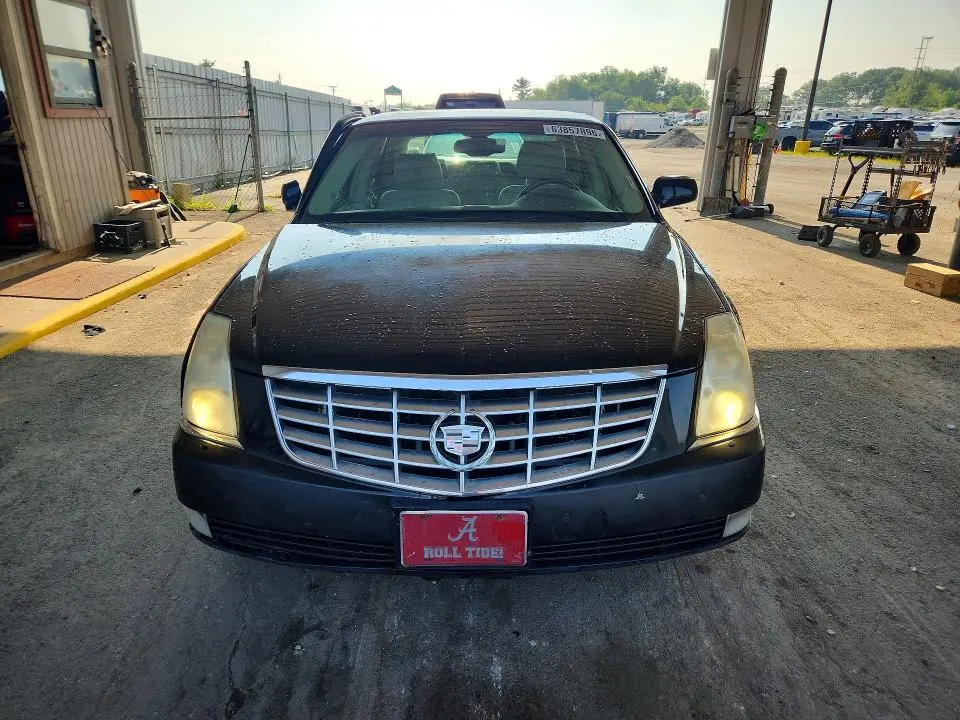 2011 CADILLAC DTS LUXURY COLLECTION  