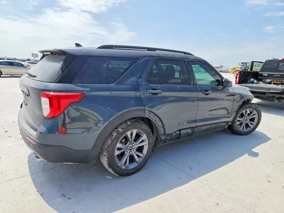2022 FORD EXPLORER XLT  