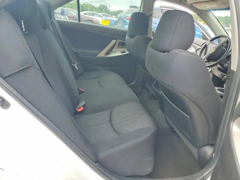 2011 TOYOTA CAMRY SE  