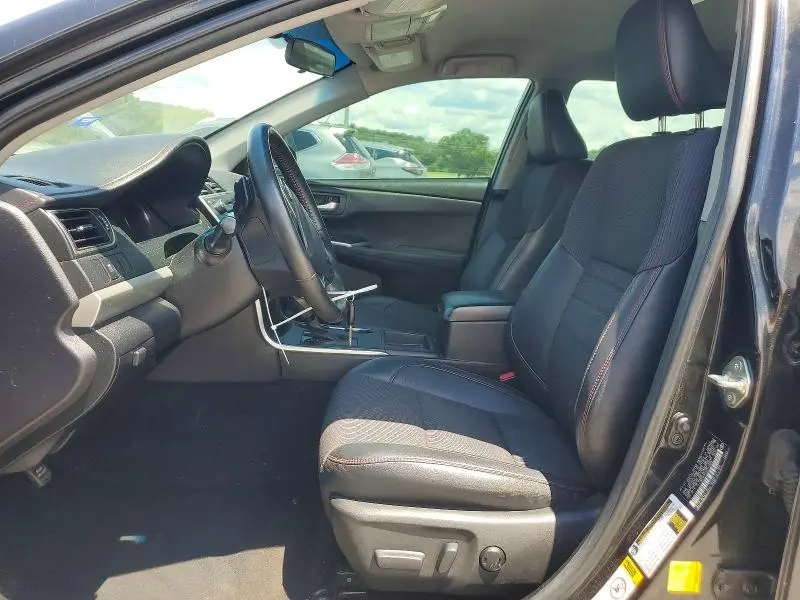 2016 TOYOTA CAMRY SE  